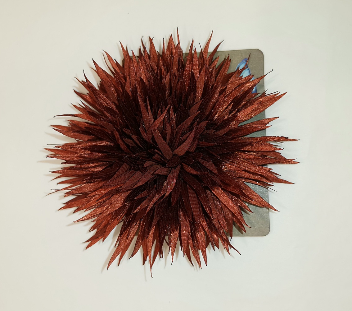 Spilla In Piuma D'avorio - Italia