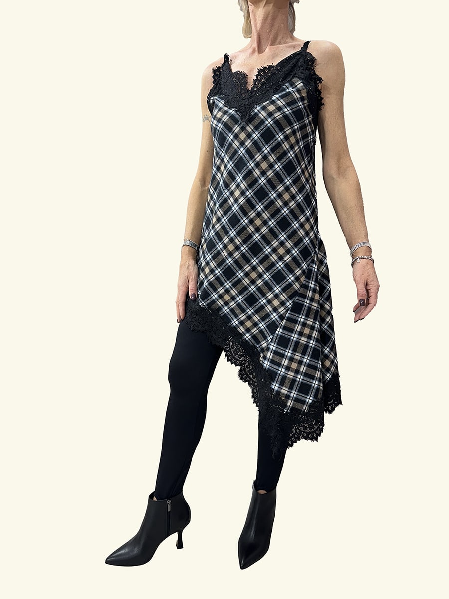 ABITO ASIMMETRICO CON PIZZO ART.   W25A755   - MOTEL