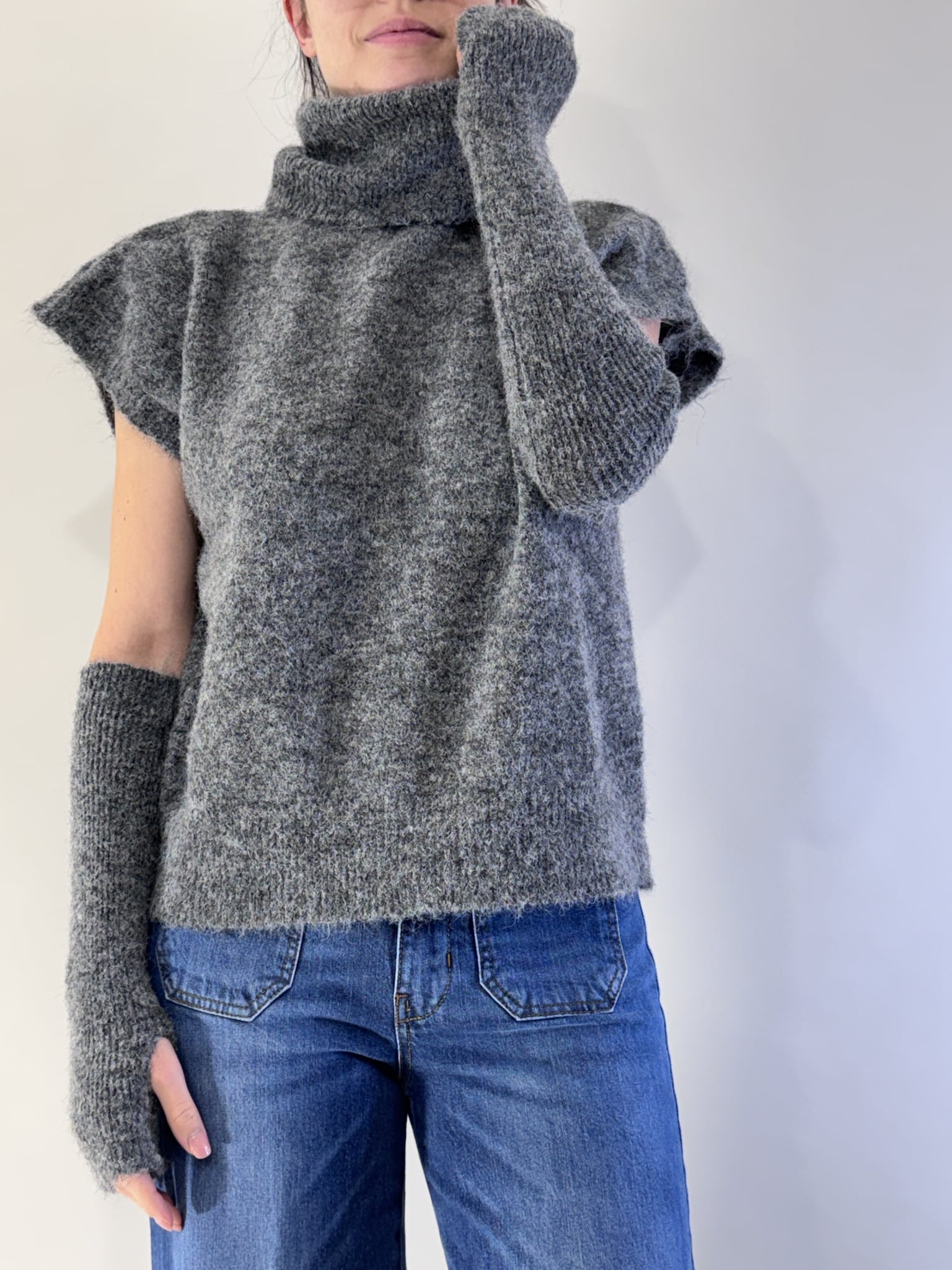 GILET COLLO ALTO CON MANICOTTI ART. 26030 - TENSIONE IN - GRIGIO