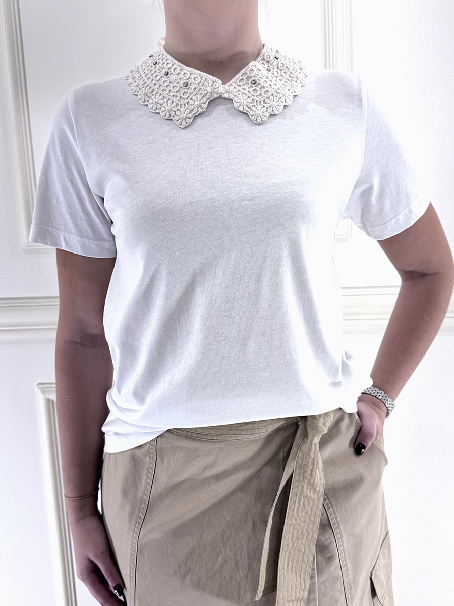 T-SHIRT CON COLLETTO IN MACRAME PIETRE E PERLE ART. AI25 - 2218 - TENSIONE IN
