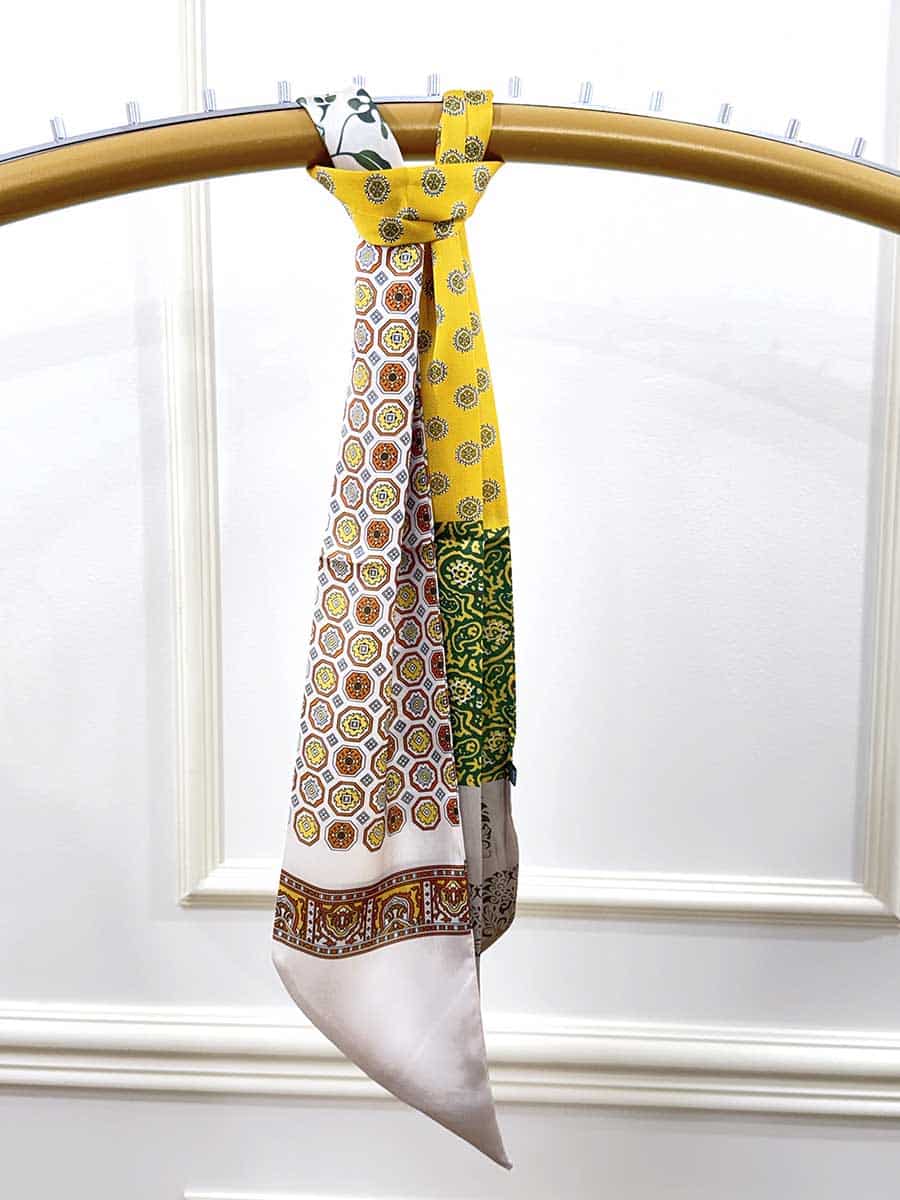 FOULARD TWILLY LUNGO CON FANTASIA ART. 5888 - GIALLO