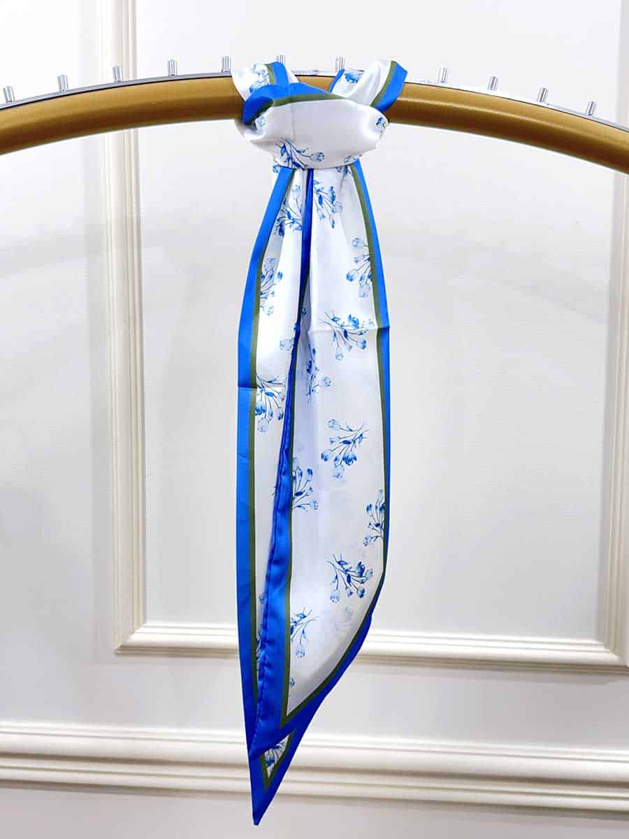 FOULARD TWILLY LUNGO CON FANTASIA ART. 5888 - BIANCO E AZZURRO