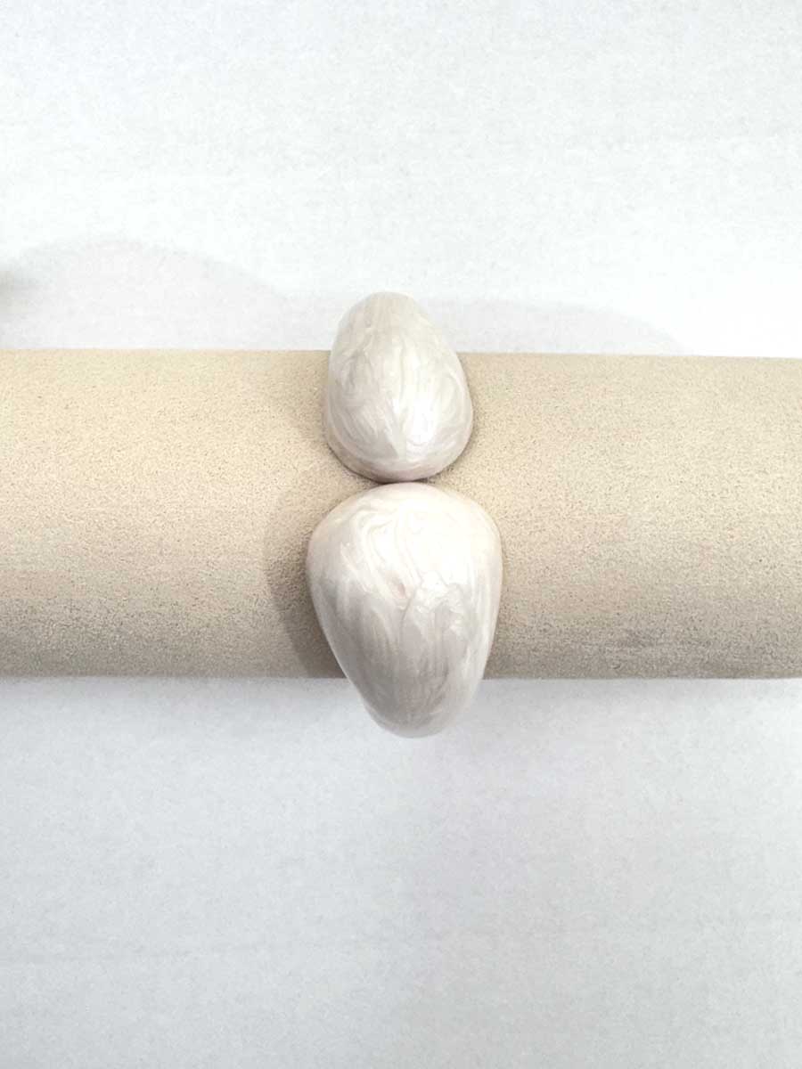 BRACCIALE RIGIDO CON CLIP EFFETTO MADREPERLA ART. 0966 - PANNA