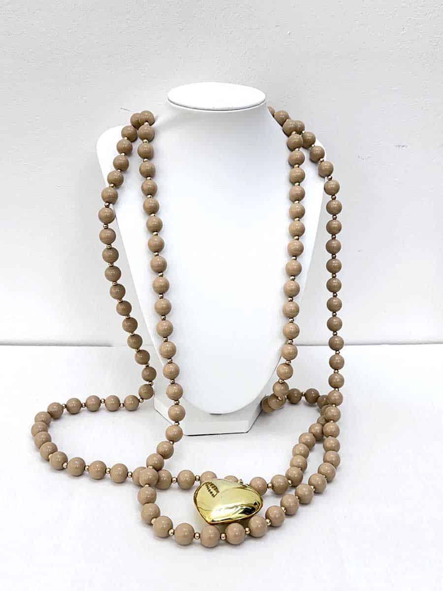 COLLANA LUNGA PERLE NATURALI CON PENDENTE DORATO ART. Z087